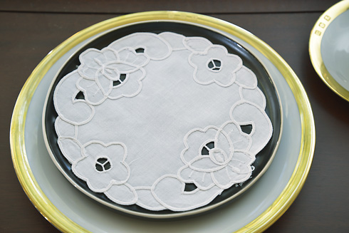 White Emerald Style Embroidered Round Doily 8"RD. (12 pieces) - Click Image to Close